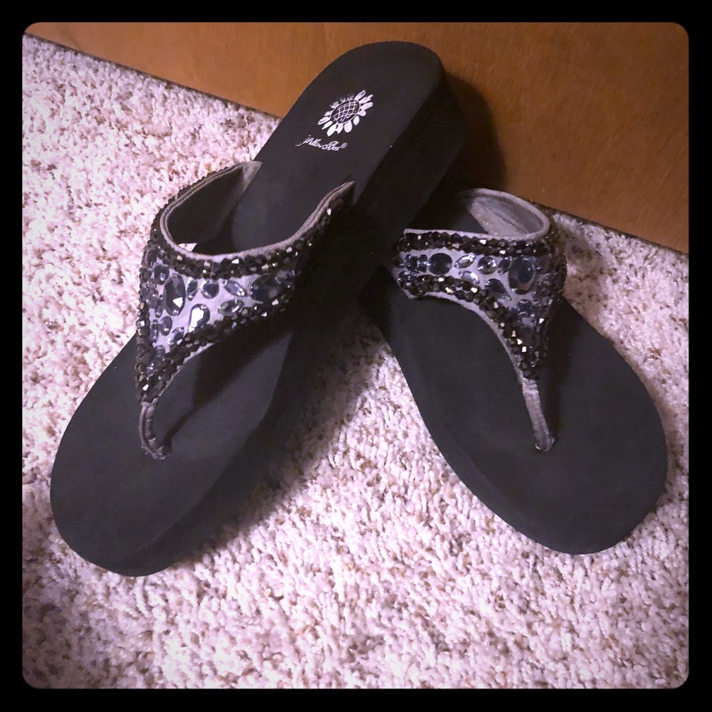 Gemstone flip flops